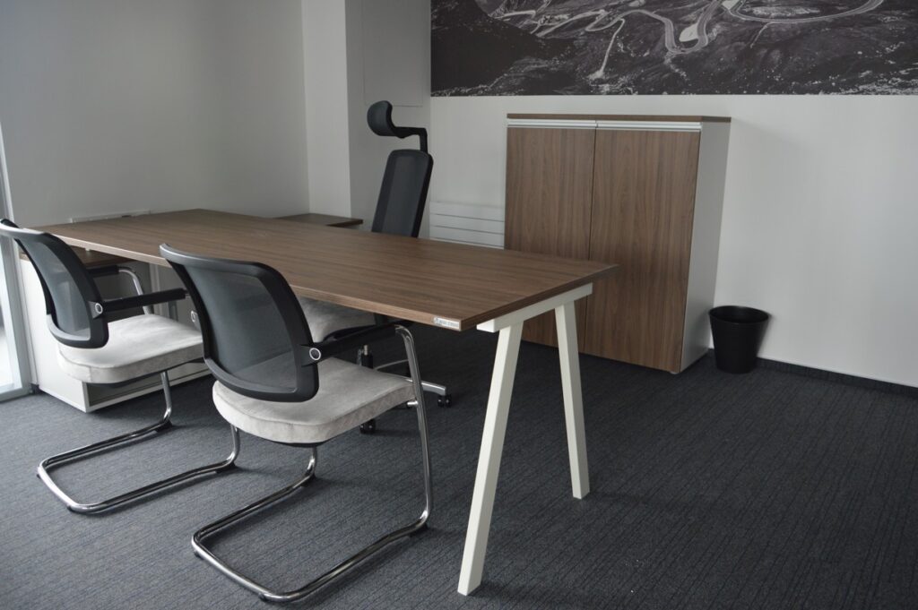 nabytek-kancelar-praha-4