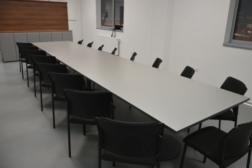 nabytek-skolici-mistnost-bednar-3