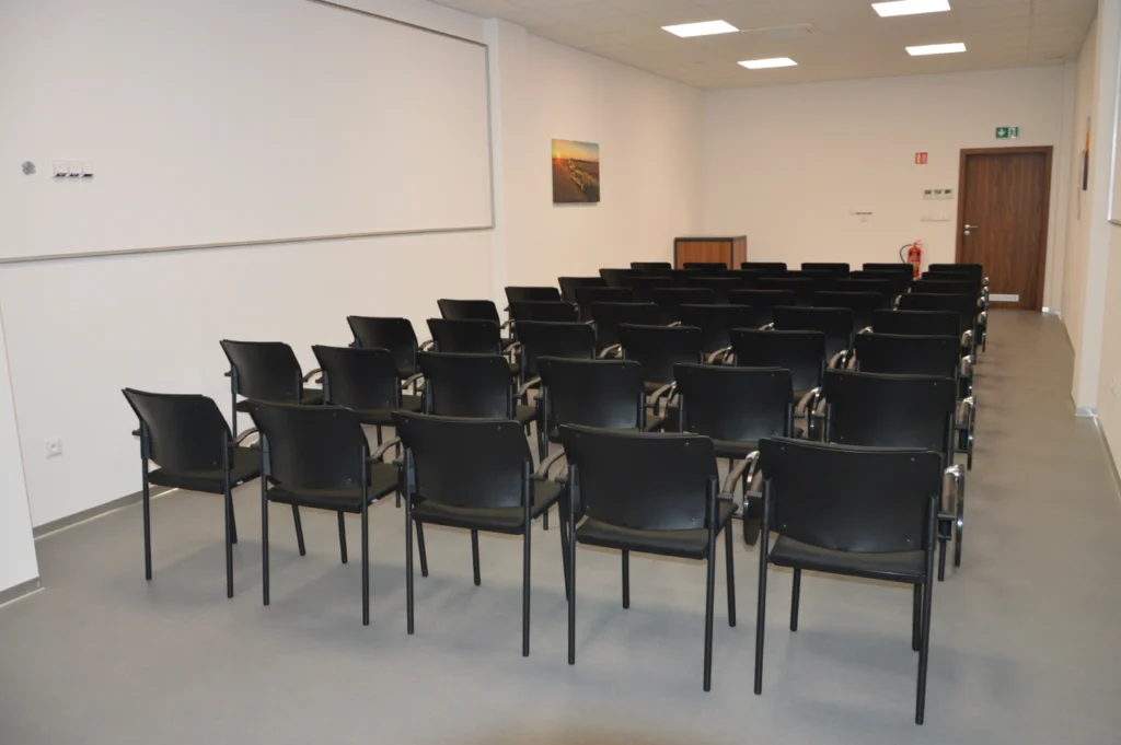 nabytek-skolici-mistnost-bednar-5