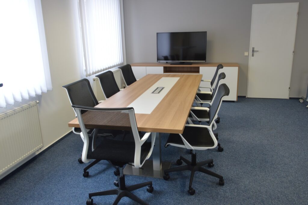 nabytek-strnad-zasedacka-7