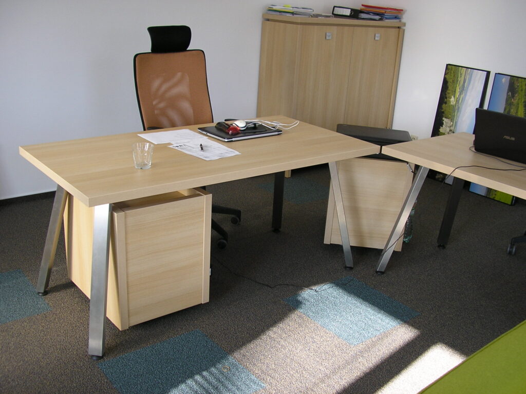 Podnož nerez broušený