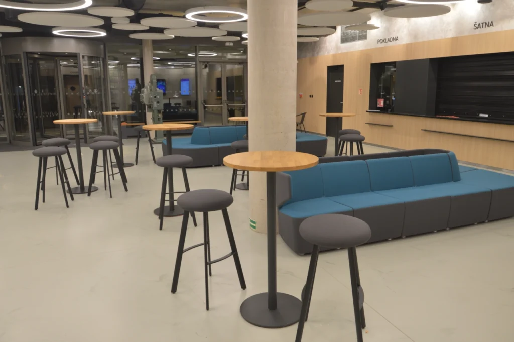 Centrální nohy ke stolům