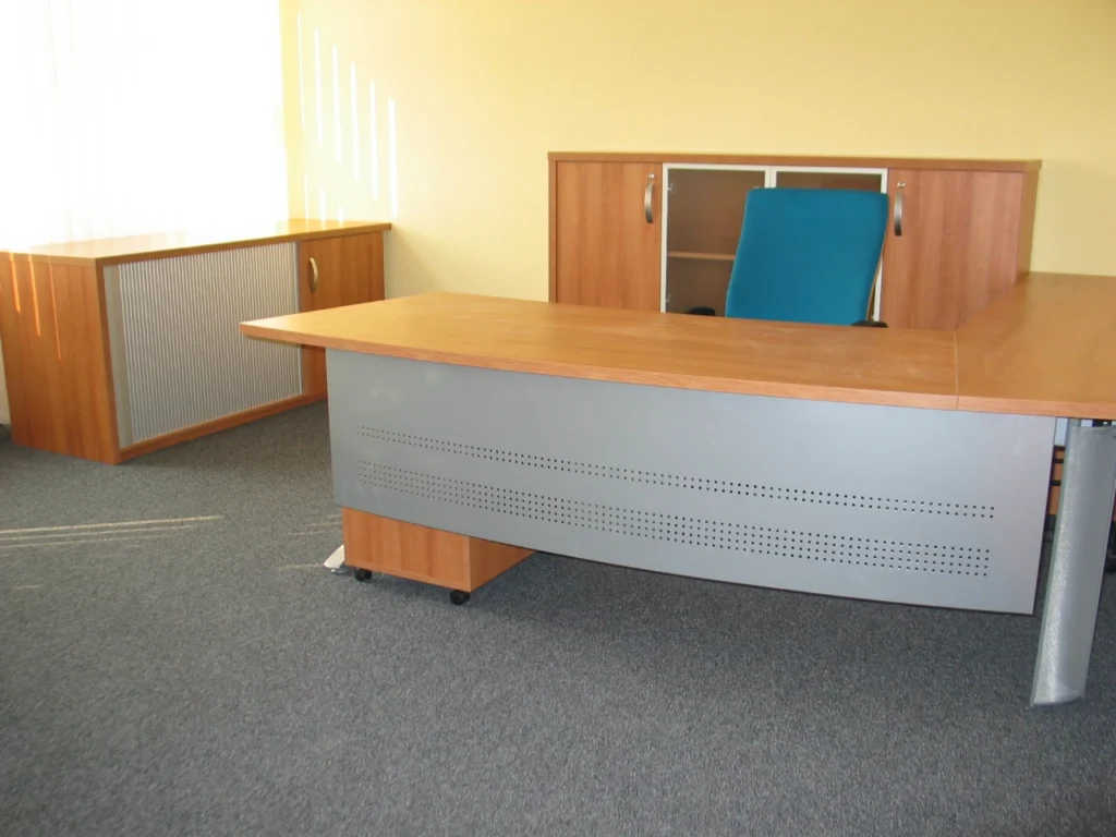 Krycí plech z děrovaného plechu